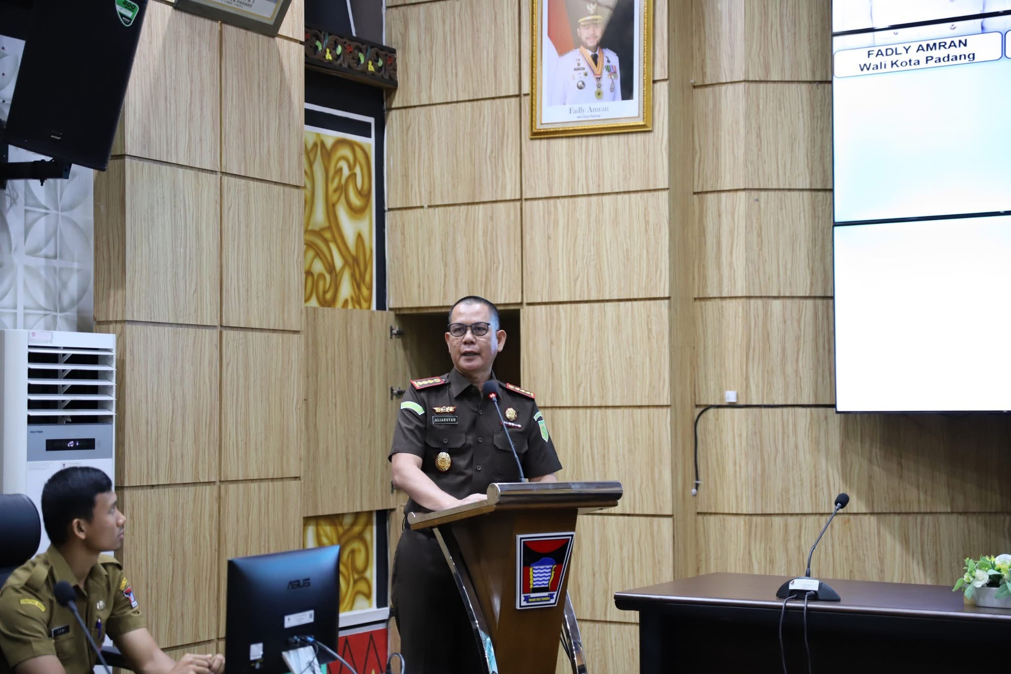 https://ppid.padang.go.id/public/public