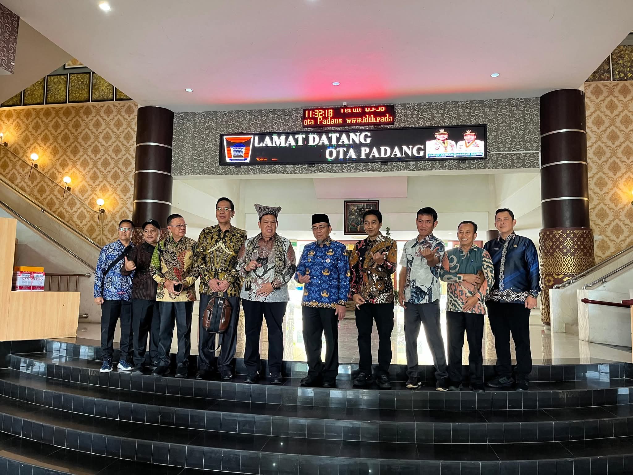 https://ppid.padang.go.id/public/public